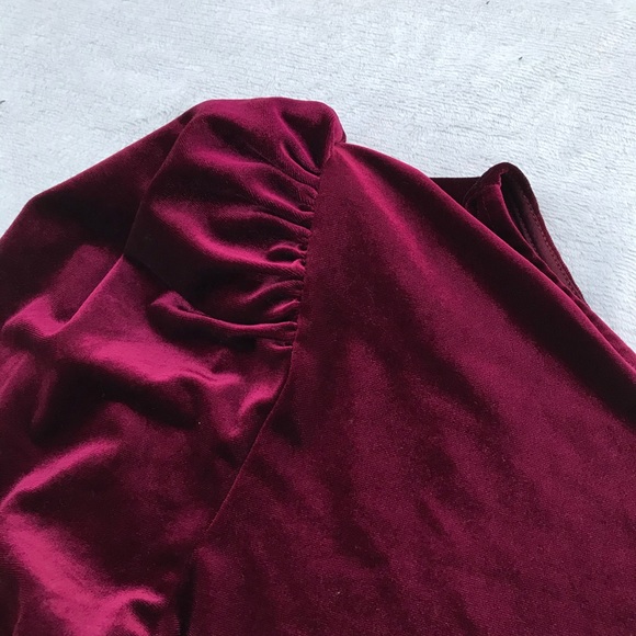 All for One Shoulder Top - Picture 5 of 6